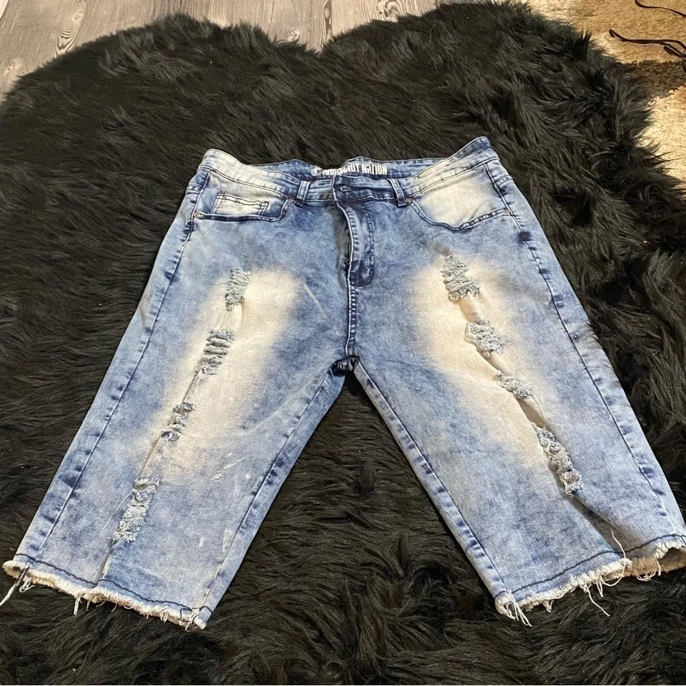 Argonaut Nation men’s distressed‎ denim shorts size 38